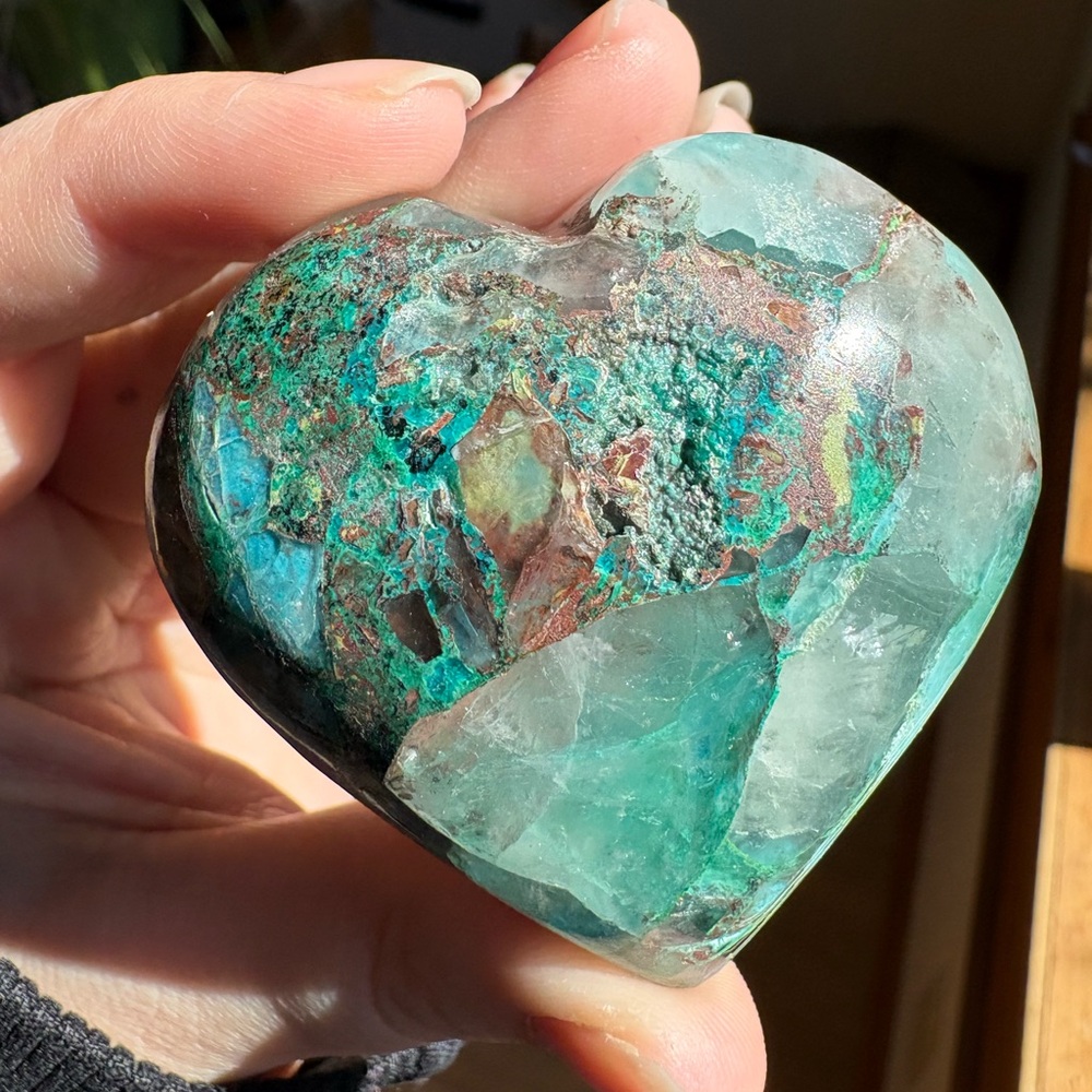 Peruvian quantum Quattro heart crystal carving